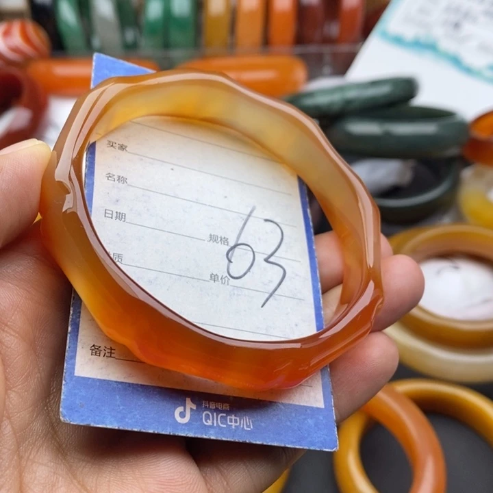 未镶嵌手镯石英质玉