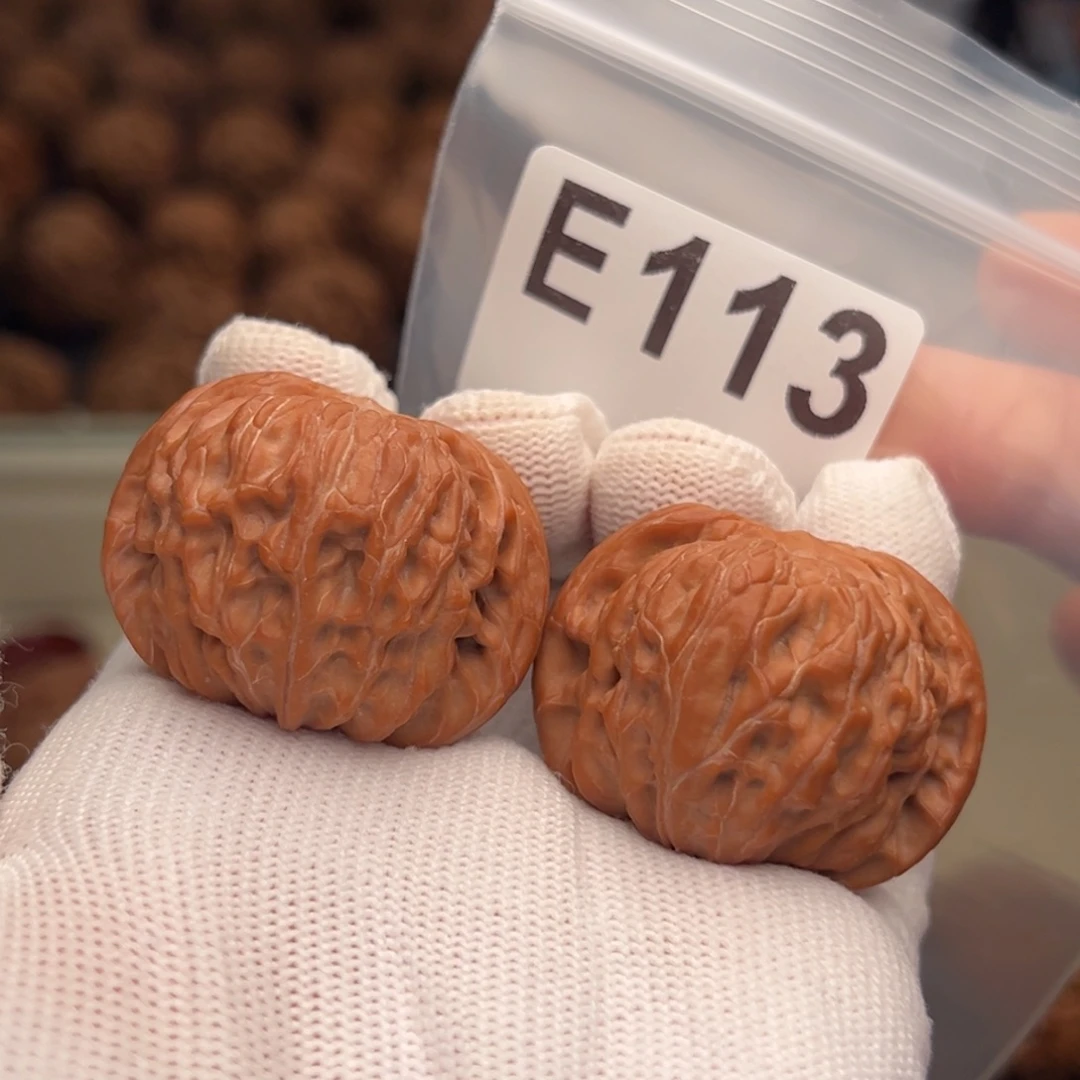 鹏***文玩核桃吊坠E113正磨38