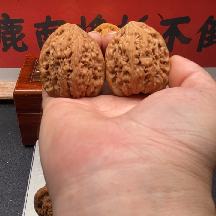 掌***宝吊坠文玩核桃南疆