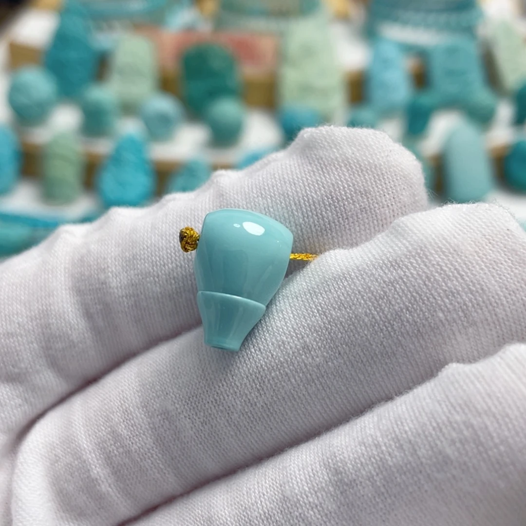 绿松石未镶嵌珠宝奇石