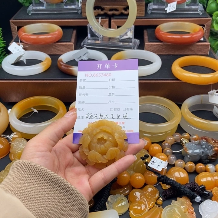 石英质玉（黄龙玉）未镶嵌颈饰53480