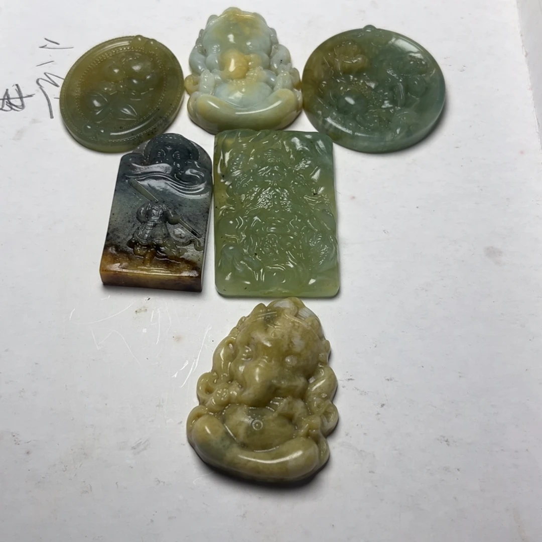 未镶嵌蛇纹石玉颈饰