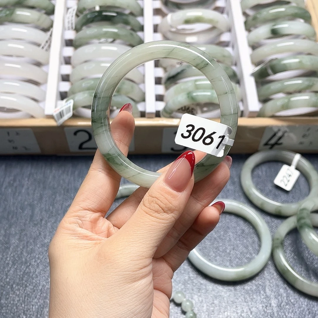 未镶嵌手镯石英质玉3061
