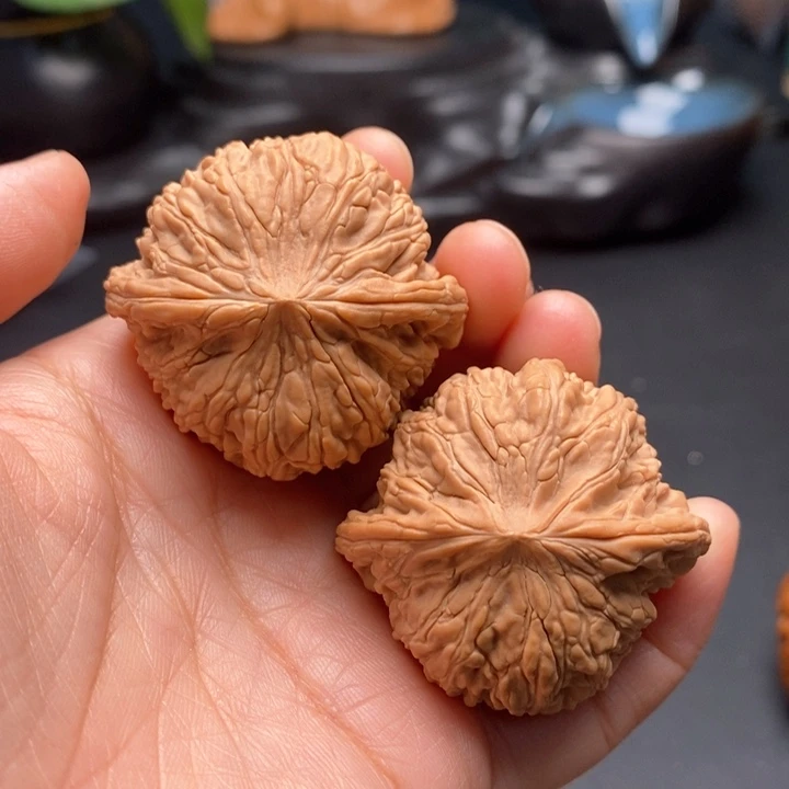 把件文玩核桃绣球42尺
