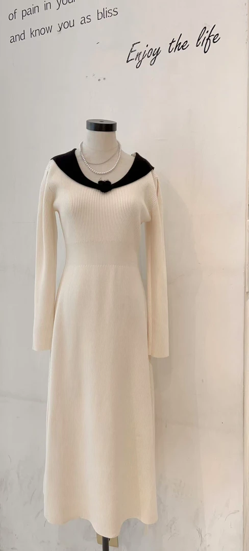 ENJOY'ME【门店同款】ENJOY冬季漂亮朋友山茶花针织连衣裙160749854