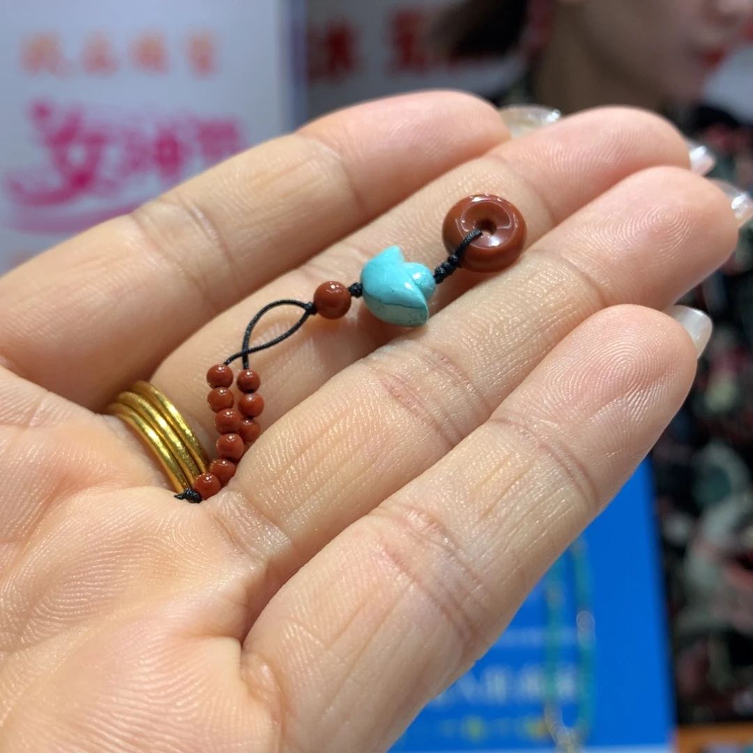 南红玛瑙配饰未镶嵌