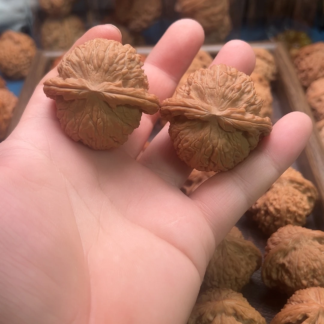 把件桃核精品白狮子卡姿兰大眼睛