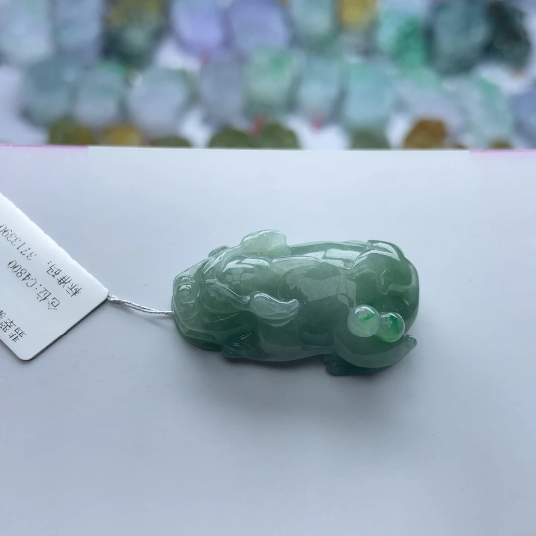 翡翠颈饰未镶嵌貔貅