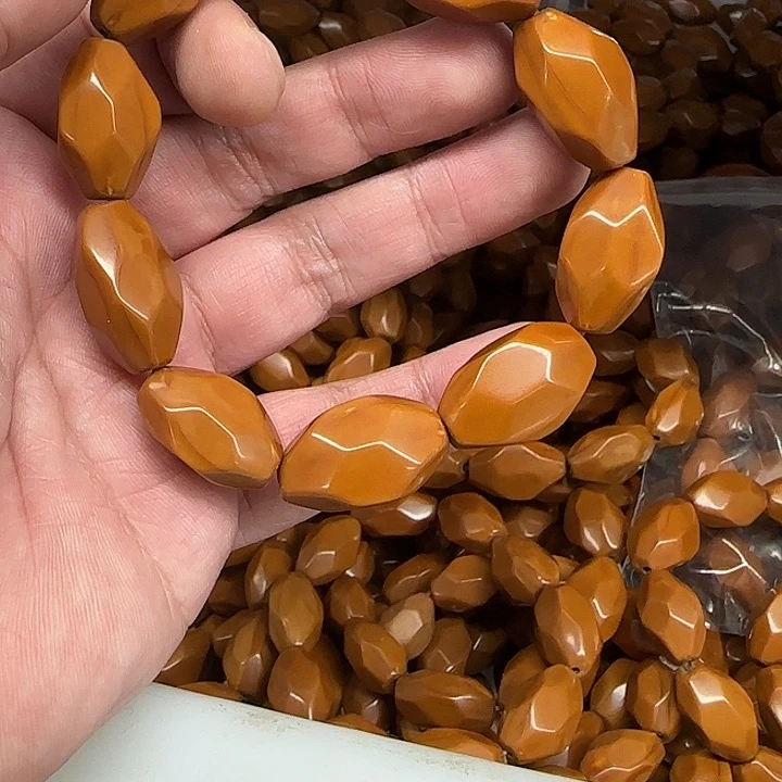 白玉菩提吊坠黄色428