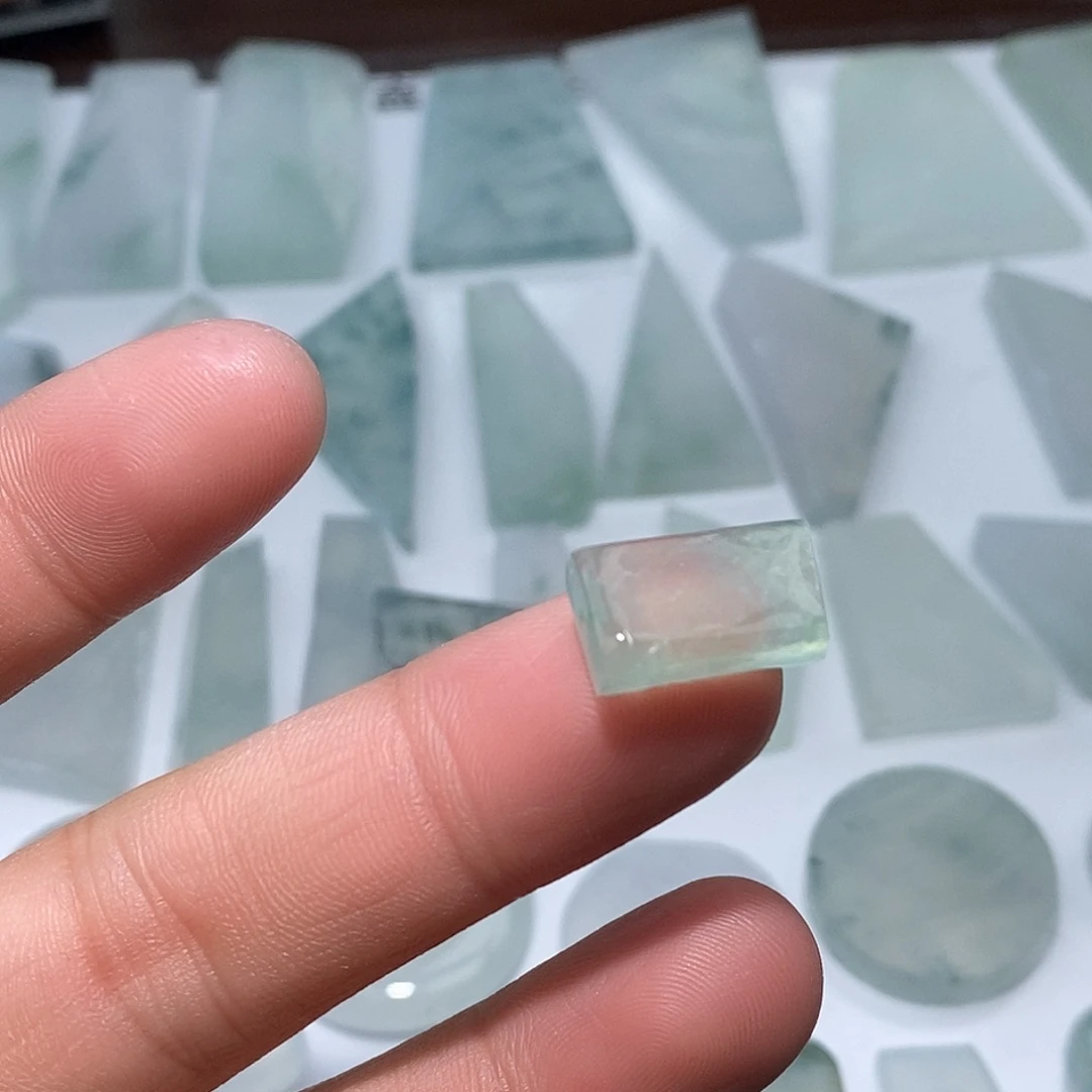 翡翠未镶嵌颈饰6432