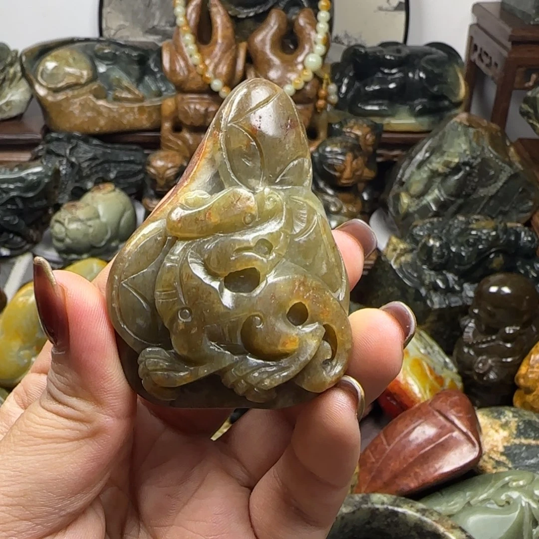 未镶嵌透闪石质玉珠宝奇石