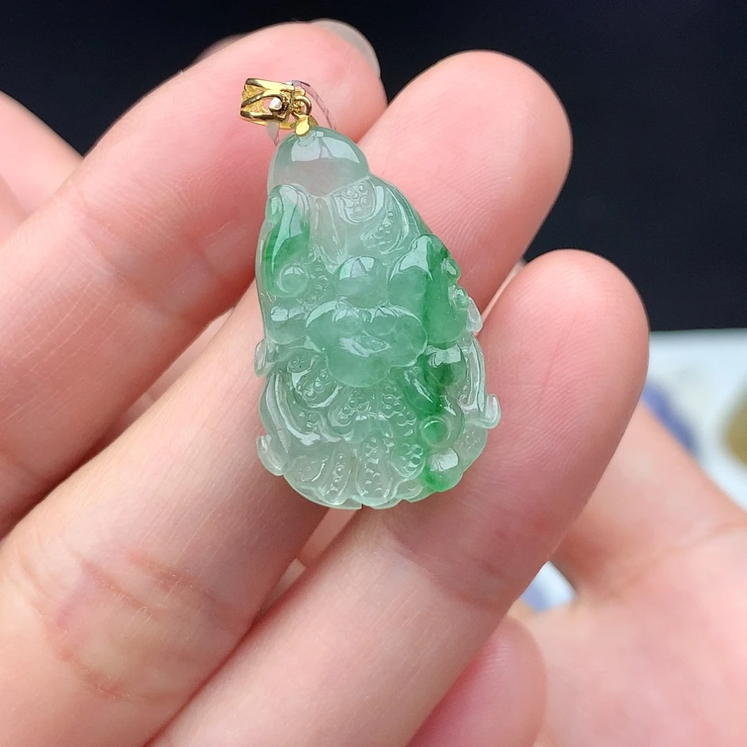 翡翠18K金镶嵌颈饰