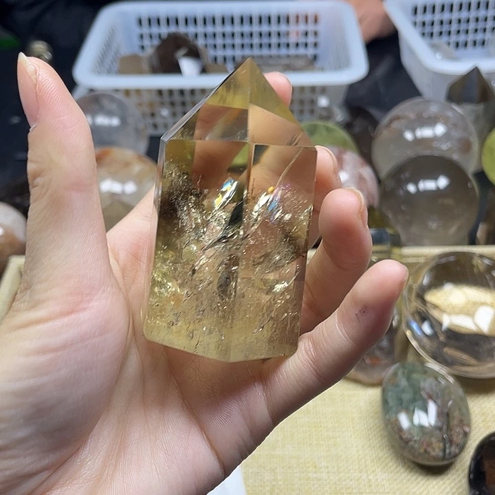 巳***山未镶嵌水晶珠宝半成品126水晶石