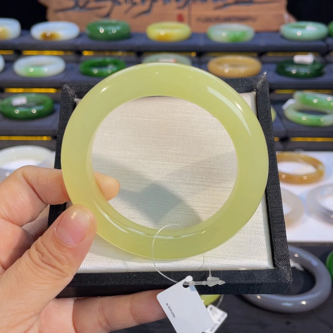 未镶嵌手镯和田玉-冰黄口56