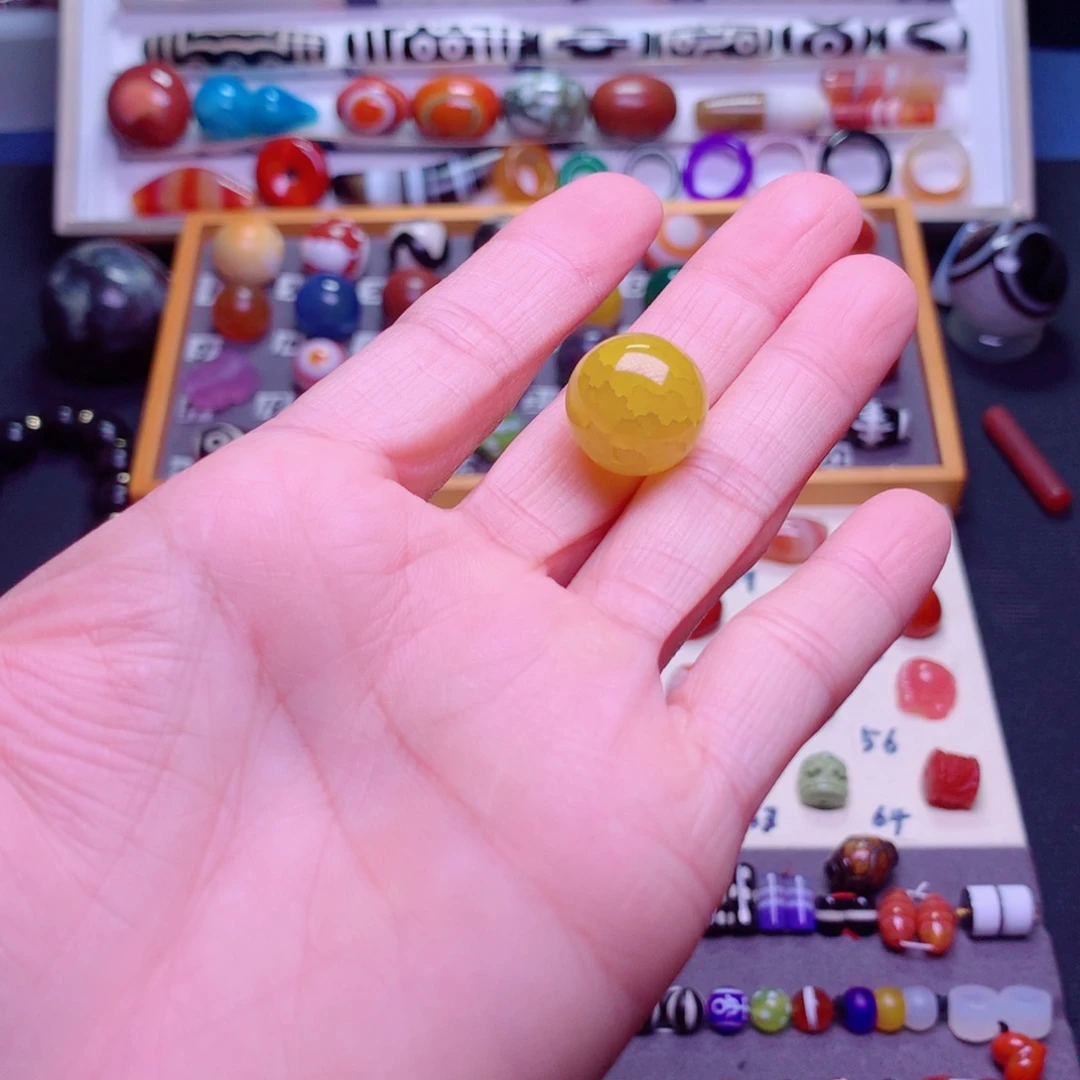 夏***r玛瑙/玉髓未镶嵌颈饰