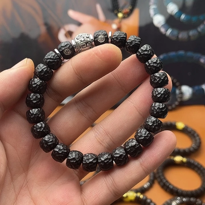 Z***.椰蒂手串10✖️8黑金无相貔貅