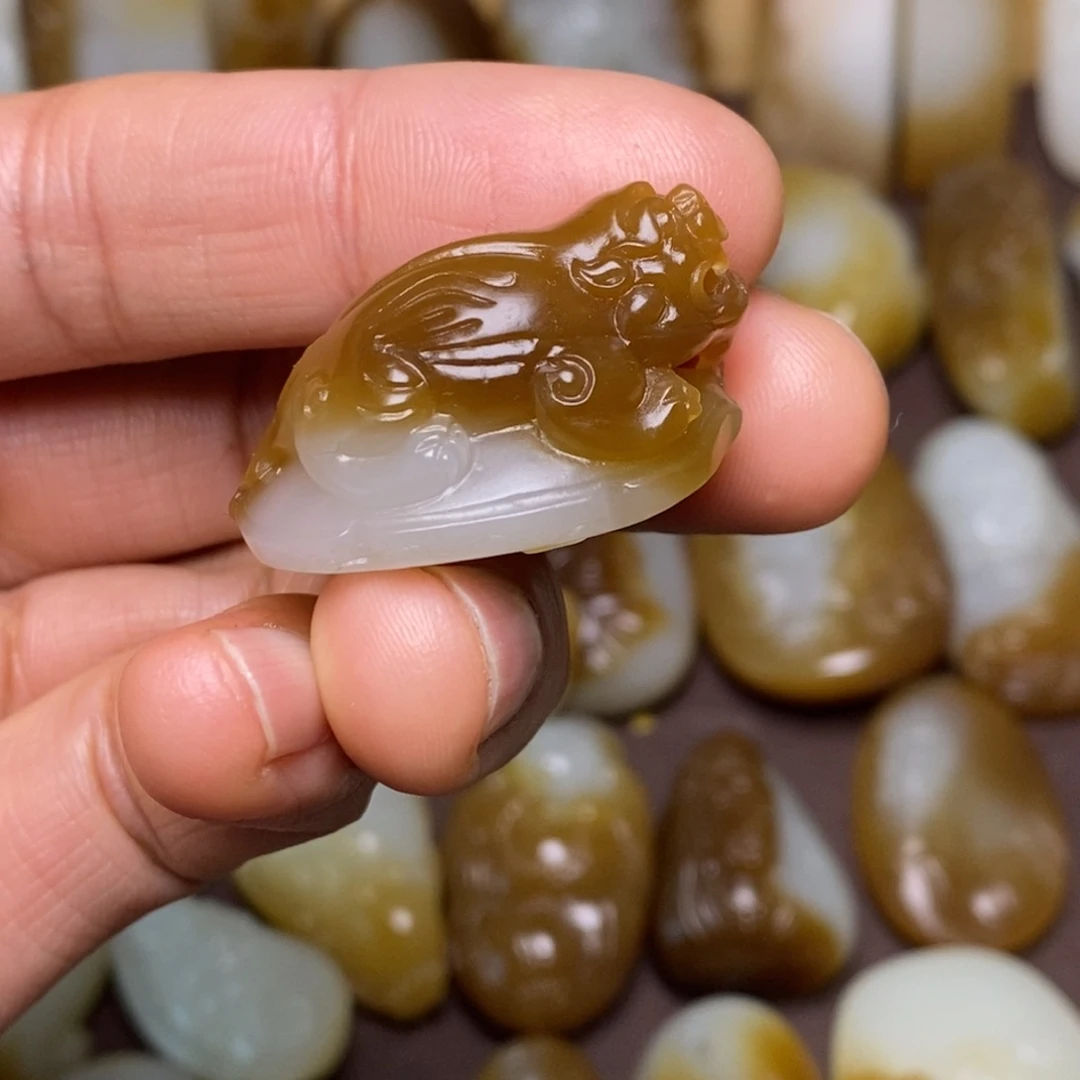 和田玉（糖玉）未镶嵌颈饰