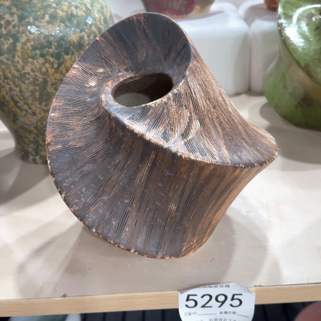 伊***饰摆件景德镇高温花瓶编码295高24默认无孔