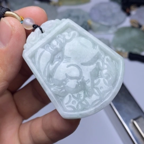 翡翠未镶嵌颈饰翡翠