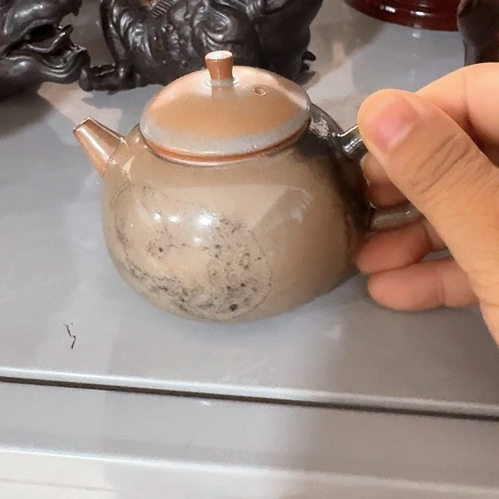 主人杯一个，瓷。。品茗瓷