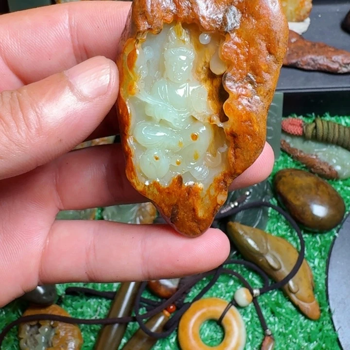 未镶嵌岫岩河磨玉（透闪石质玉）挂件