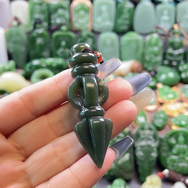 大***窝和田玉未镶嵌挂件