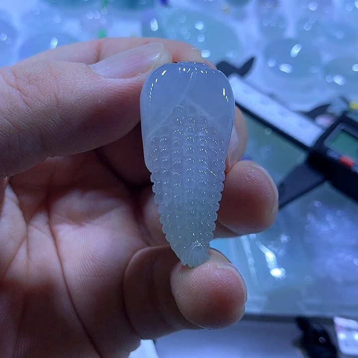 翡翠未镶嵌颈饰天然翡翠A货吊坠