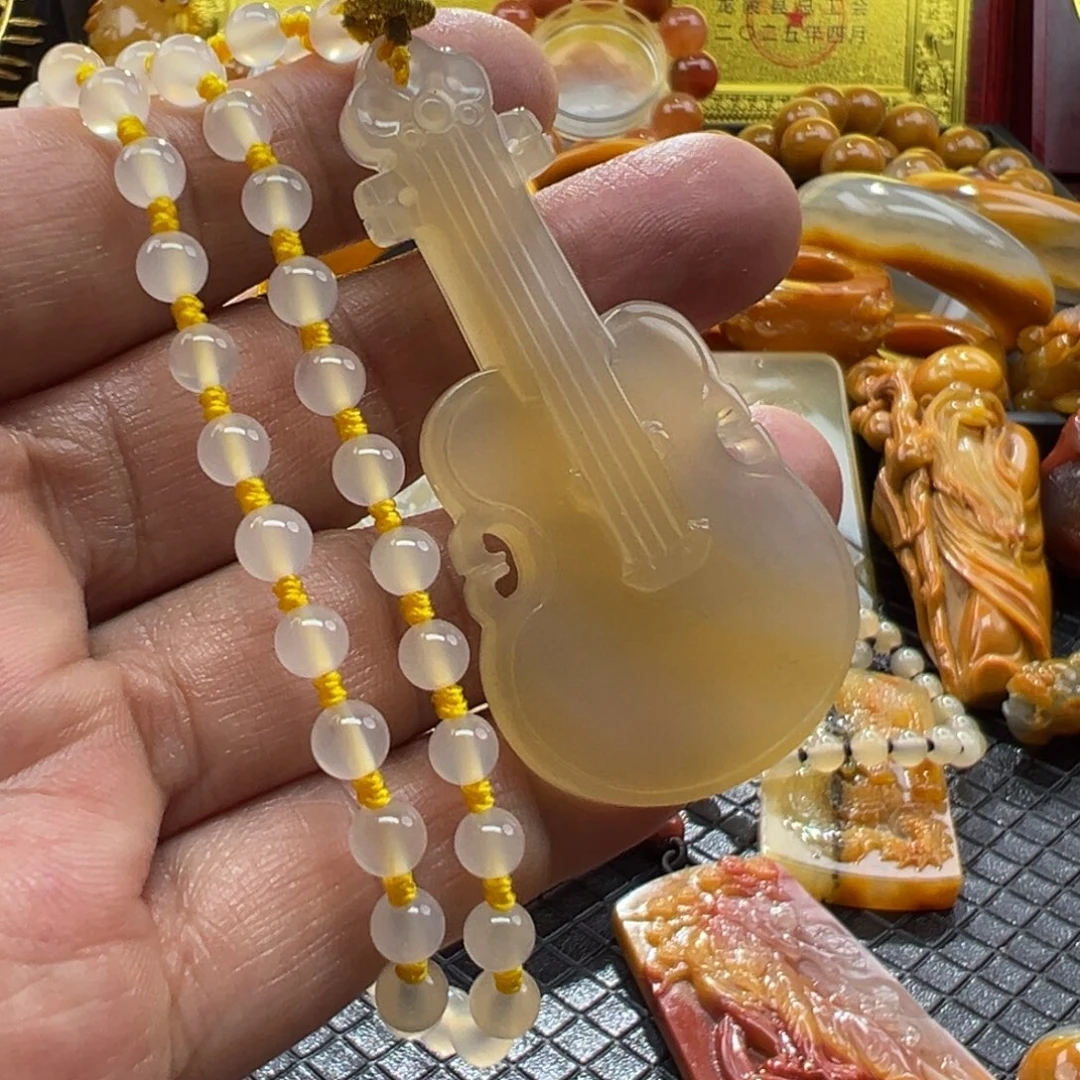 石英质玉未镶嵌颈饰