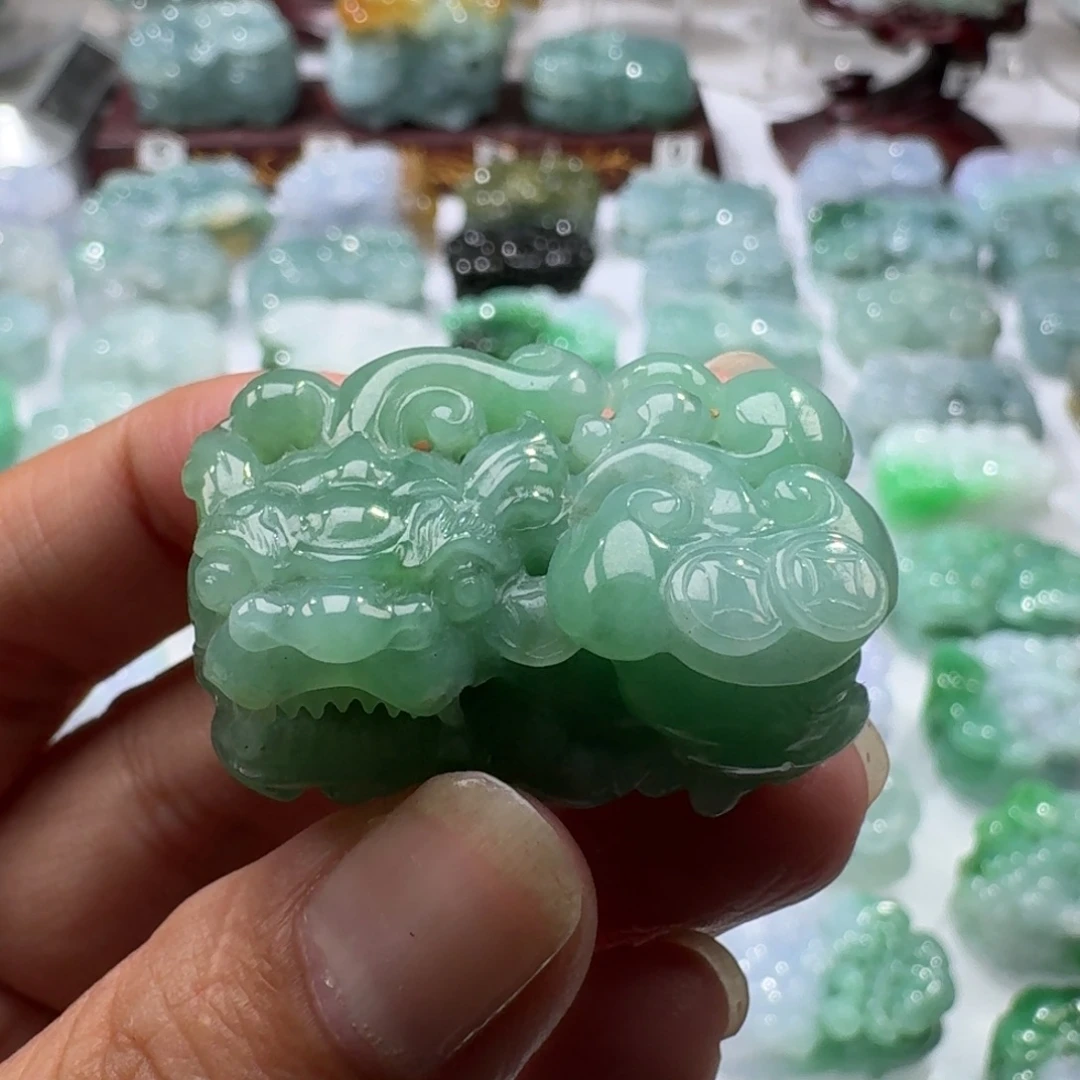 翡翠未镶嵌挂件貔貅