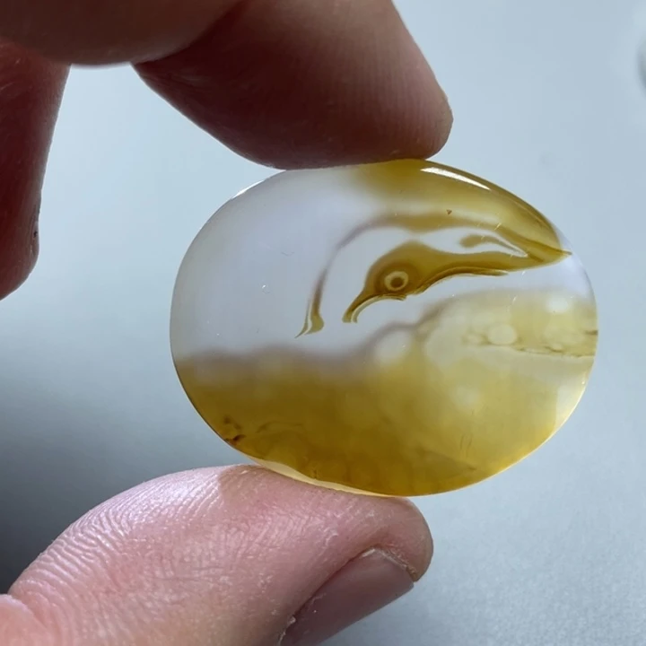 玛瑙/玉髓颈饰未镶嵌钟*