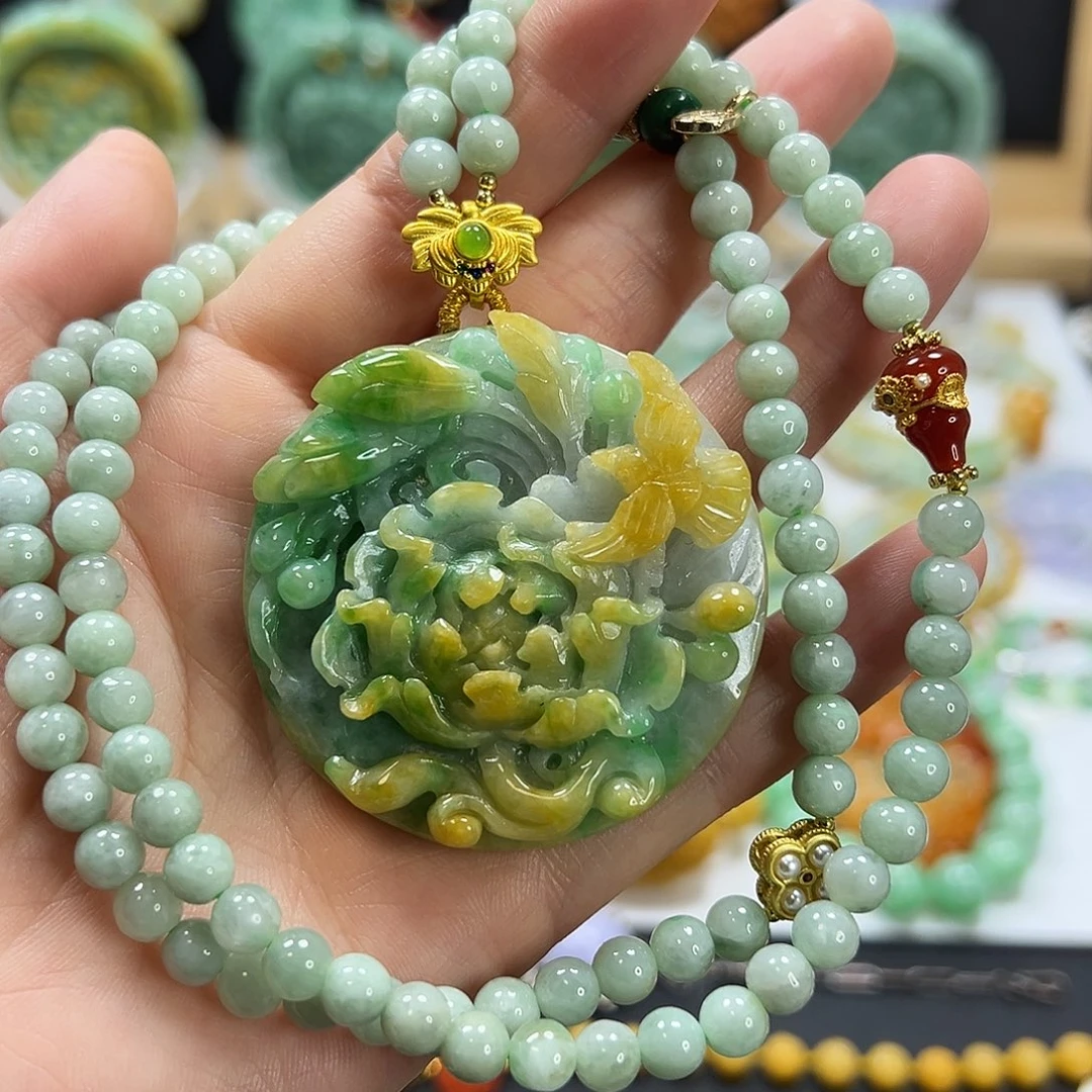 翡翠未镶嵌颈饰吊坠