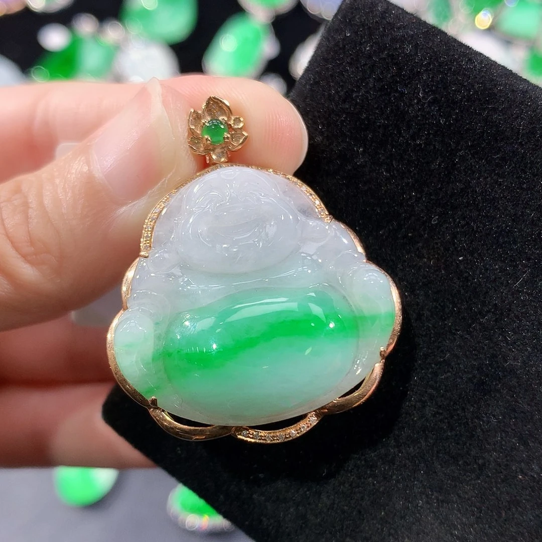 翡翠18K金镶嵌颈饰