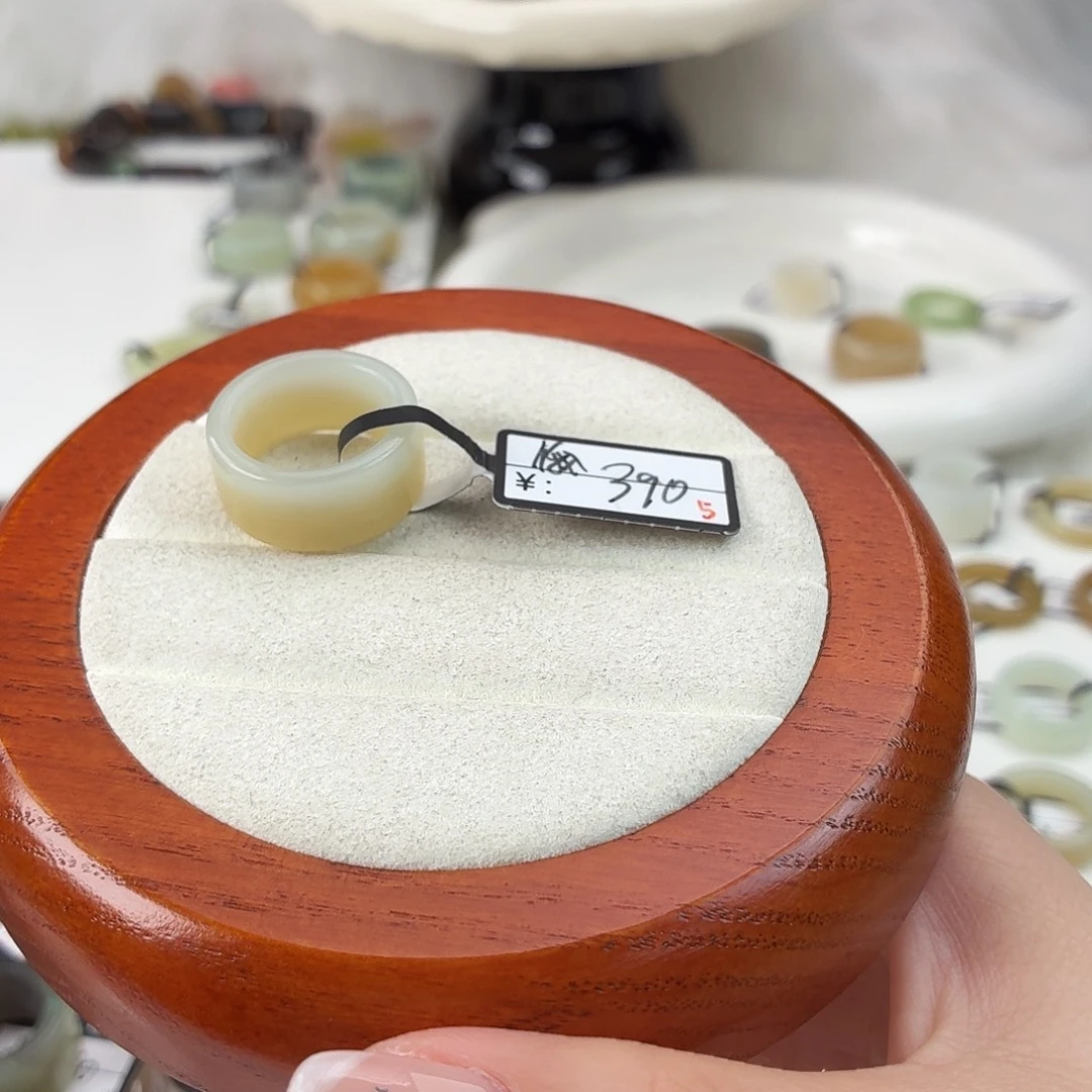 和田玉未镶嵌戒指Q136糖白圆切内径16.2港码12