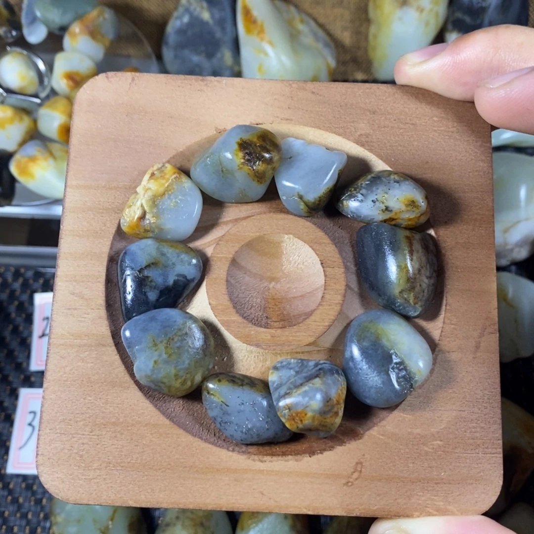 和田玉（糖玉）未镶嵌挂件