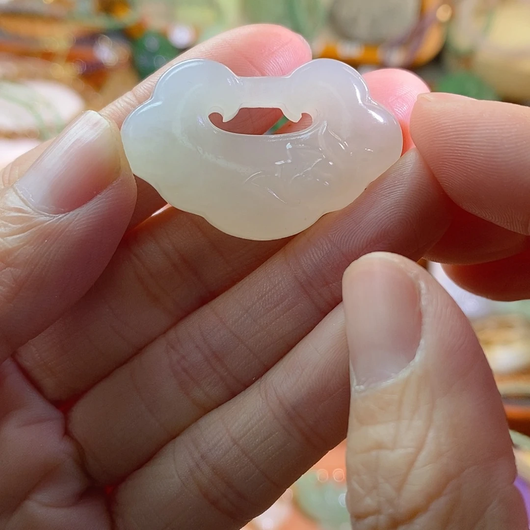 和田玉颈饰未镶嵌顺****）