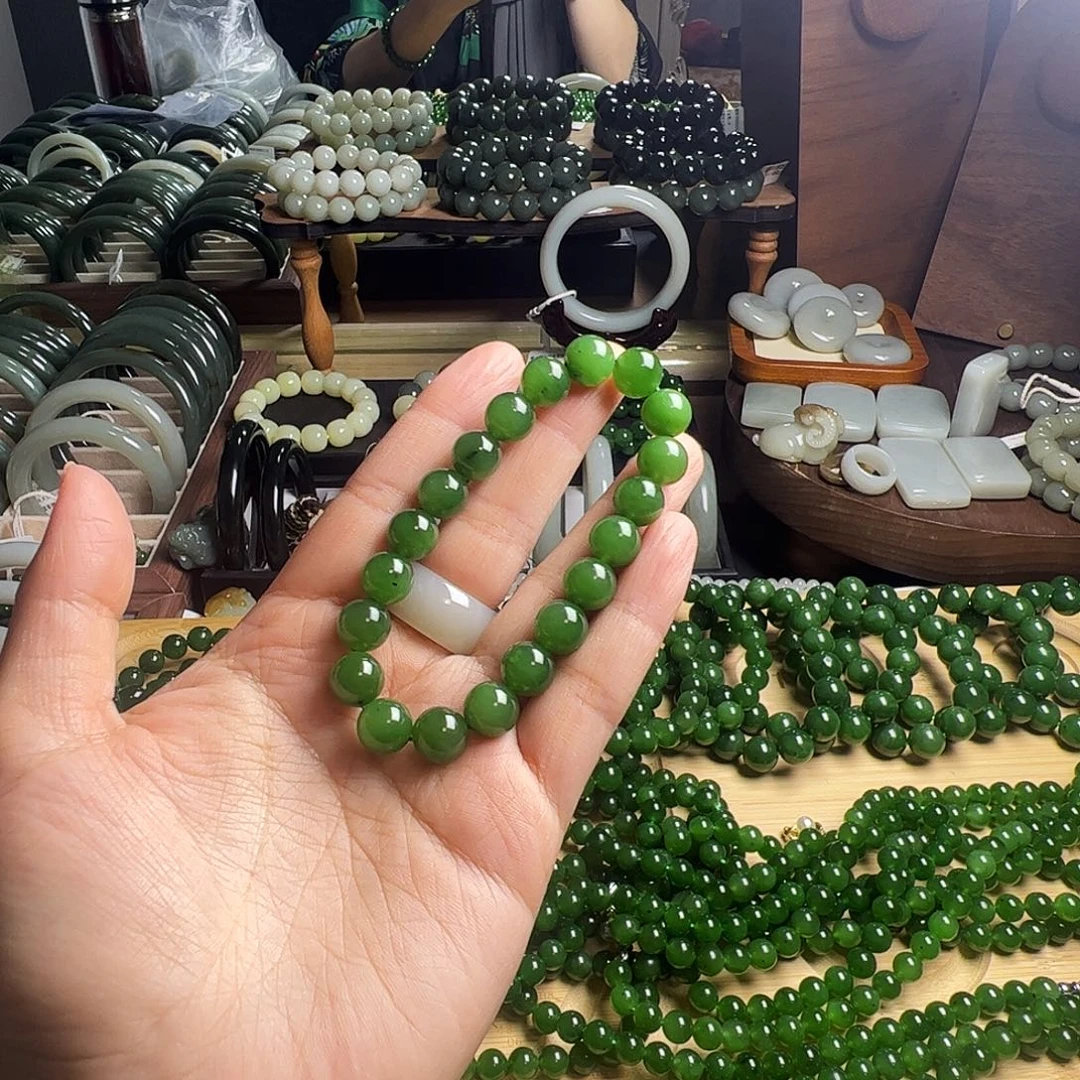 七***月和田玉未镶嵌手链