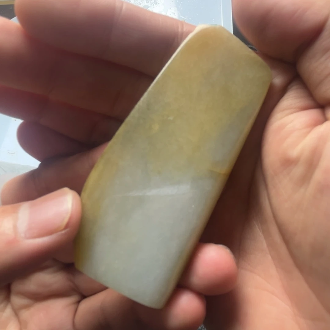 翡翠未镶嵌颈饰材料