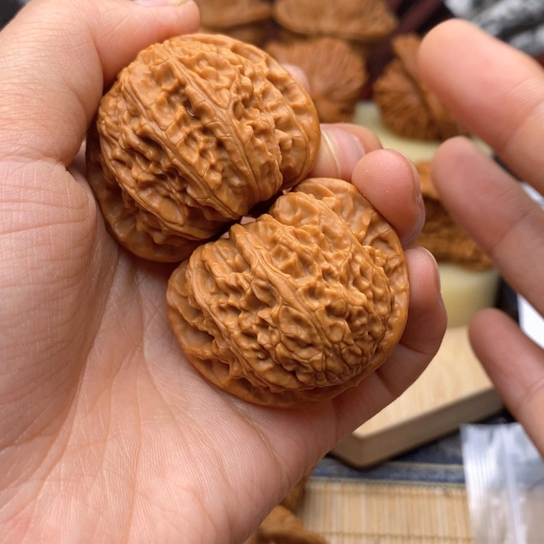 文玩核桃把件40白狮子打底