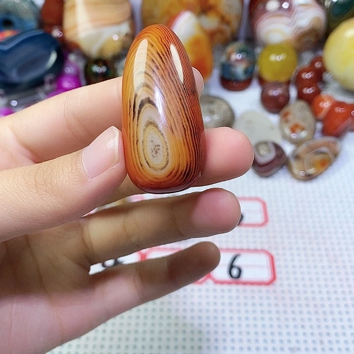 h***g未镶嵌玛瑙/玉髓珠宝奇石