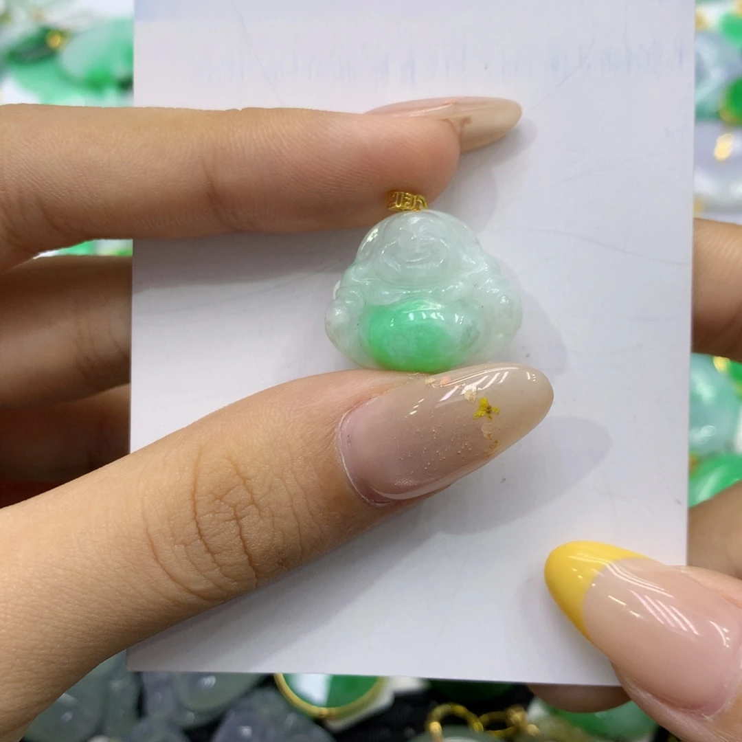 颈饰18K金镶嵌翡翠