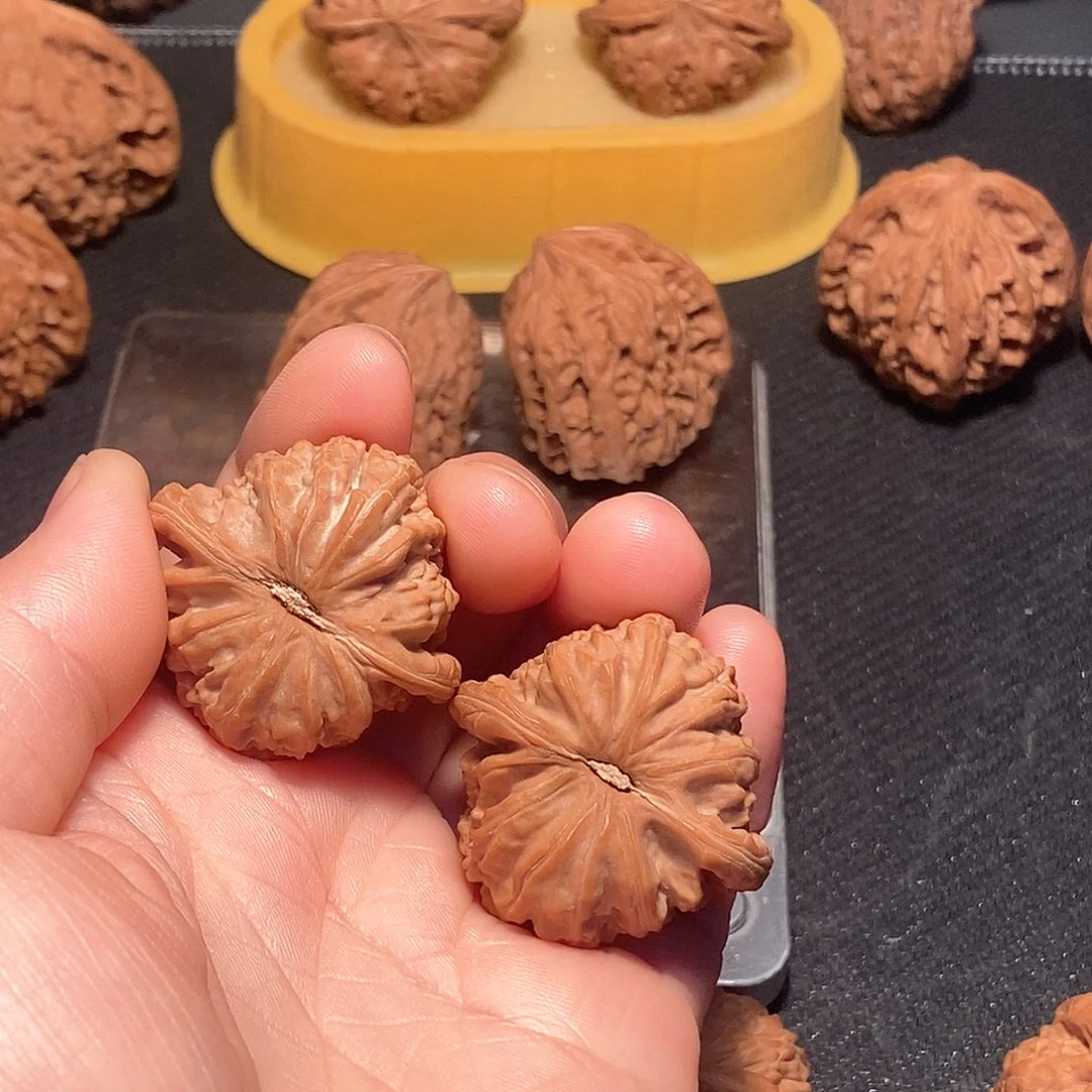 吊坠文玩核桃白狮子手捻35/5尺