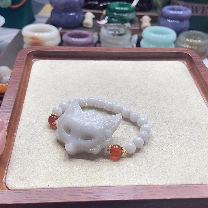石英岩玉未镶嵌手镯