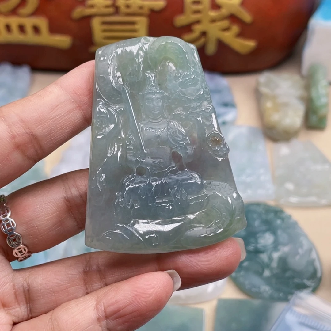 晚***秋翡翠未镶嵌颈饰虚空