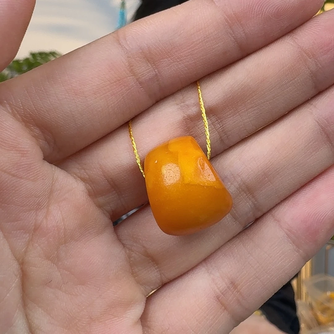 蜜蜡未镶嵌珠宝奇石