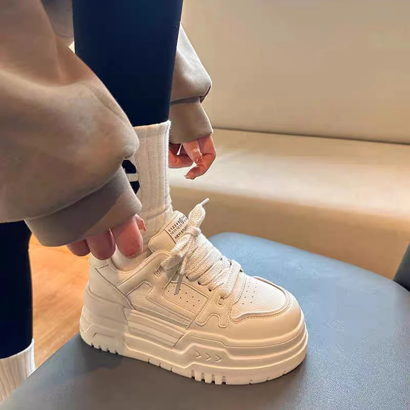 厚底小白鞋女2025新款爆款配裙子女鞋增高休闲运动鞋轻便百搭板鞋