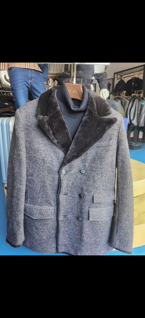 费兰特针织休闲服