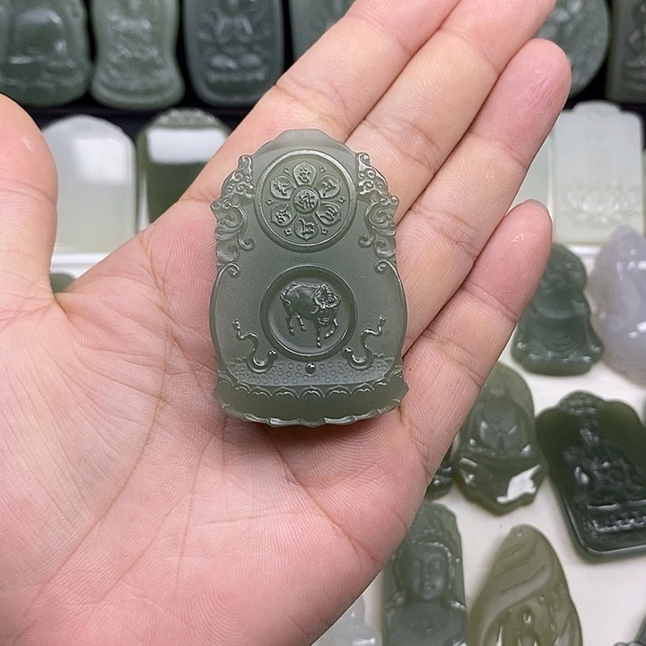 颈饰未镶嵌和田玉