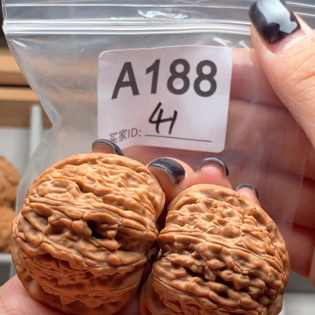 文玩核桃吊坠41全品球白