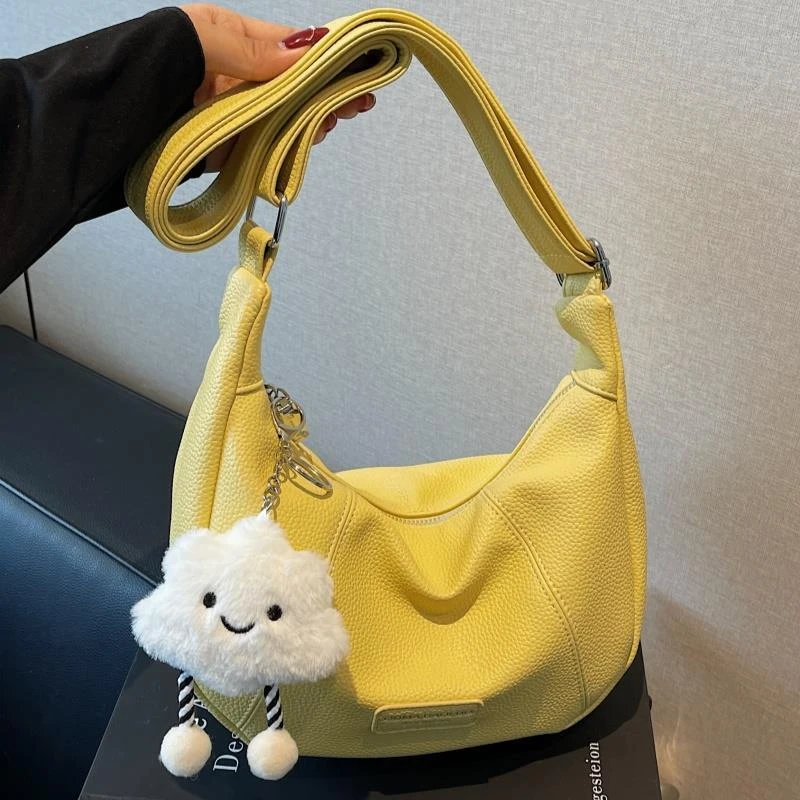 软面宽带斜挎包休闲月牙包通勤腋下包包女2025新款大容量饺子包包