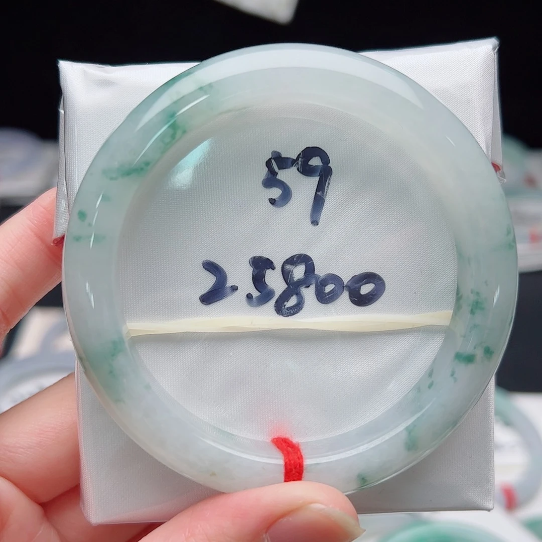 翡翠未镶嵌手镯A货